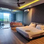 Bayu Marina -- Bathtub, 5 Mins To Mid Valley #2Pax By Cowidea
