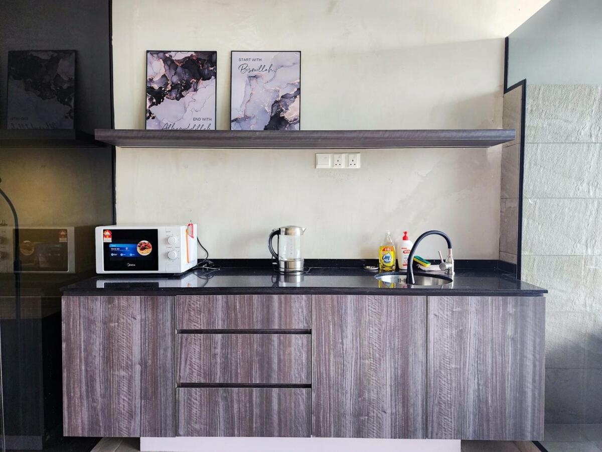 Bayu Marina -- Bathtub, 5 Mins To Mid Valley #2pax By Cowidea * Johor Bahru